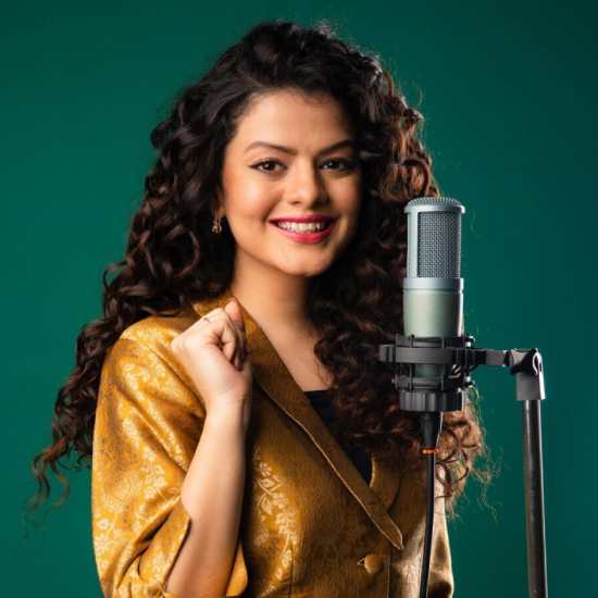 पलक मुछाल